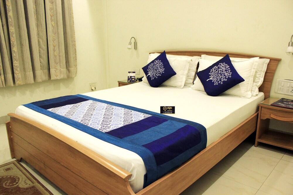 Treebo Palm Tree Palam Vihar Hotel Gurgaon Exterior foto