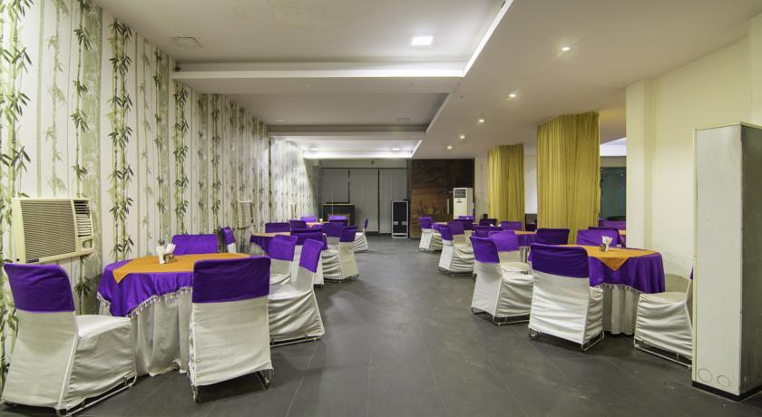 Treebo Palm Tree Palam Vihar Hotel Gurgaon Exterior foto