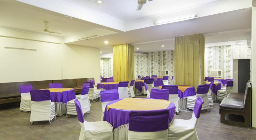 Treebo Palm Tree Palam Vihar Hotel Gurgaon Exterior foto