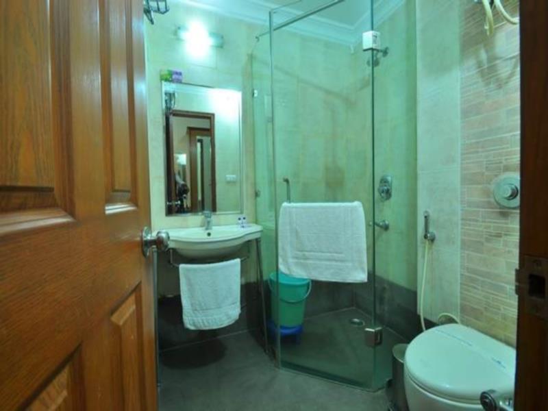 Treebo Palm Tree Palam Vihar Hotel Gurgaon Exterior foto